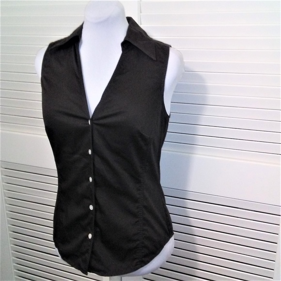 Ann Taylor Tops - Ann Taylor Sleeveless Button Down Fitted Blouse